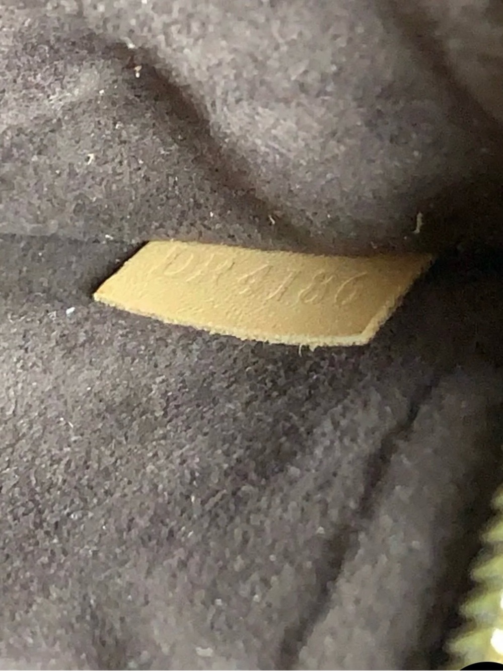 Authentic Louis Vuitton Pochette Métis in Classic Monogram Canvas DR4186 - Picture 15 of 16